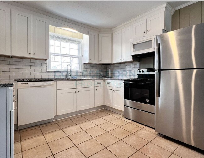 Foto del edificio - 830 Delmonte Dr NW