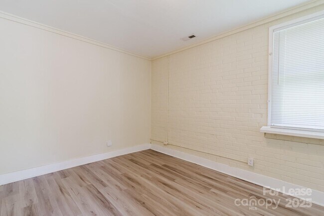 Foto del edificio - 203 W Liberty St