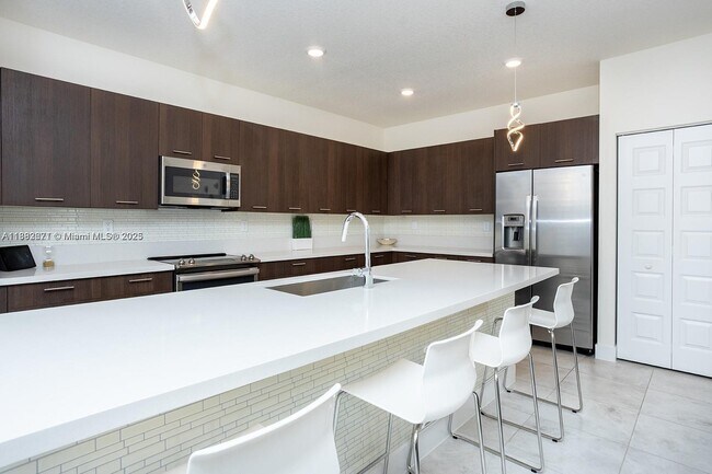 Foto del edificio - 4665 NW 83rd Path