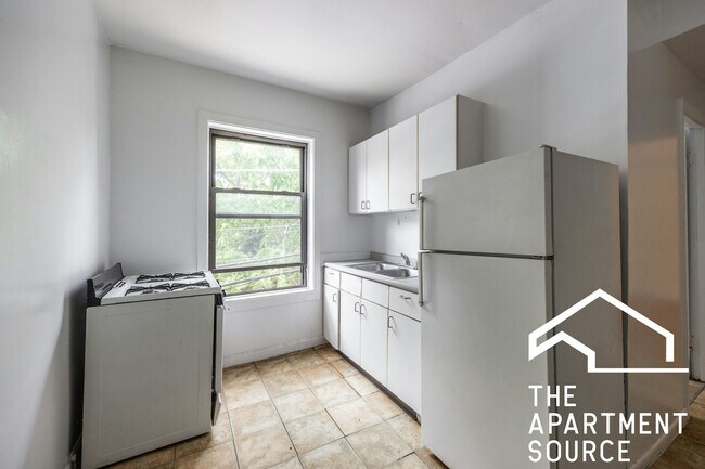 Foto del edificio - 2520 N Kedzie Blvd