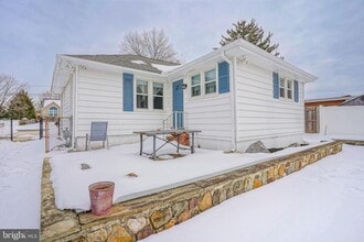 Building Photo - 20 Landing Rd