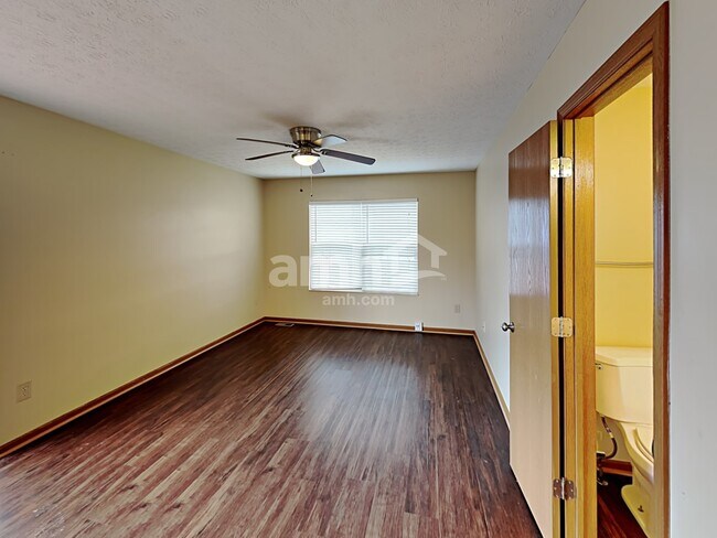 Foto del edificio - 2624 Admiral Dr