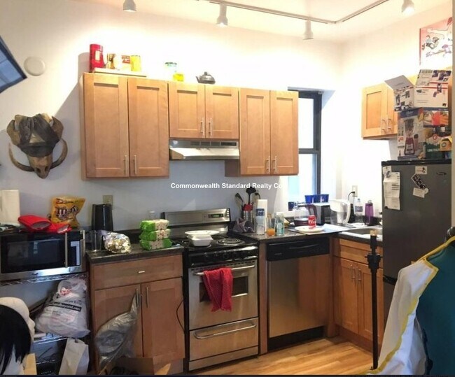 Building Photo - 833-835 Beacon St. Unit 104