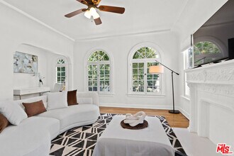 Building Photo - 444 N Orange Grove Ave