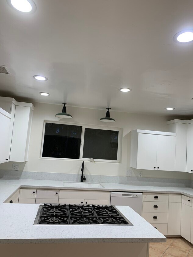 Foto principal - 613 N Mountain View Pl