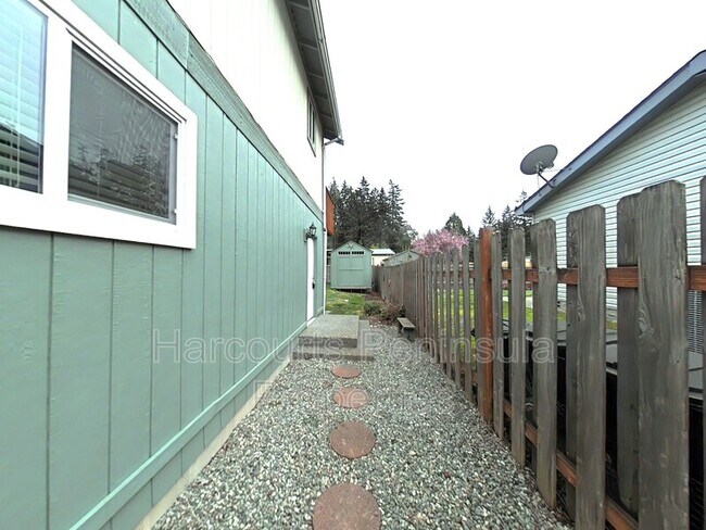 Foto del edificio - 12876 Cedar Ave NW