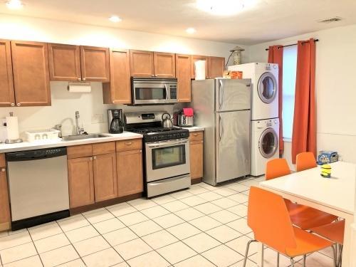 Primary Photo - 4 bedroom in Boston MA