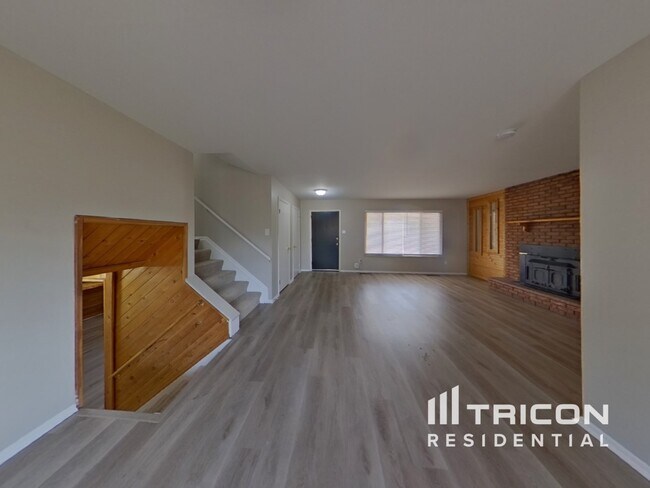Foto del edificio - 6782 Dale Rd