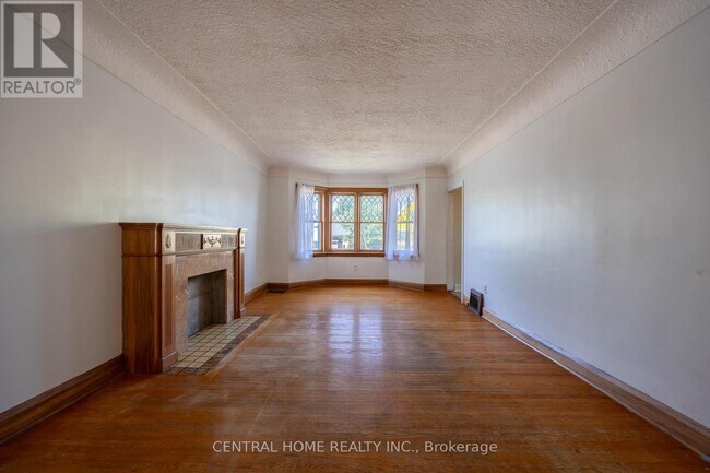 Photo du bâtiment - 1650 King St E