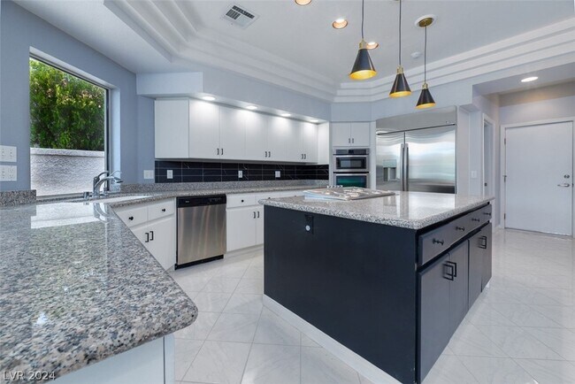Building Photo - 2713 Crystal Beach Dr