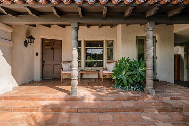 Front Porch - 606 N Croft Ave