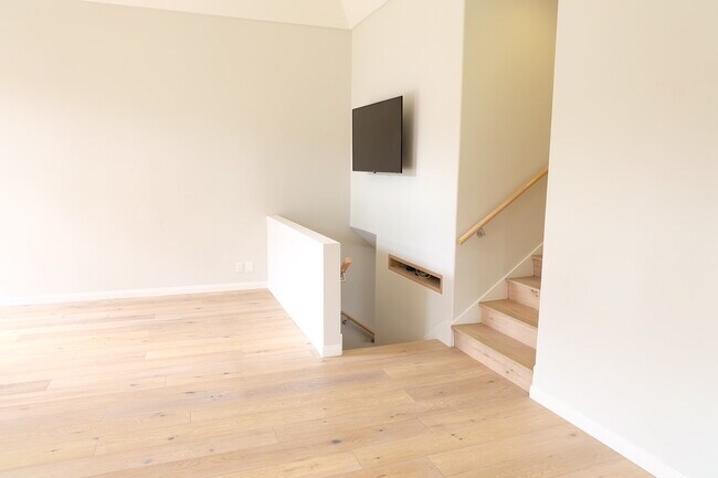 Building Photo - 13040 Mindanao Way