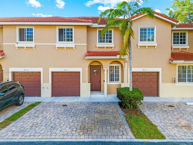 Foto del edificio - 21007 NW 14th Pl