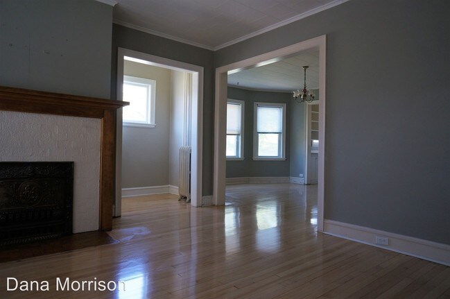 Foto del edificio - 2 br, 1 bath Apartment - 330-332 N 12th Ave E