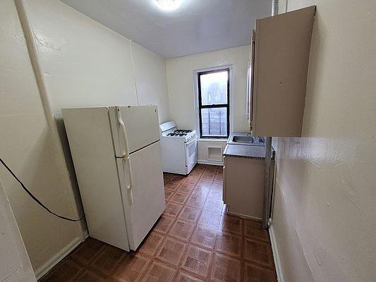 Building Photo - 2 bedroom in BRONX NY 10458