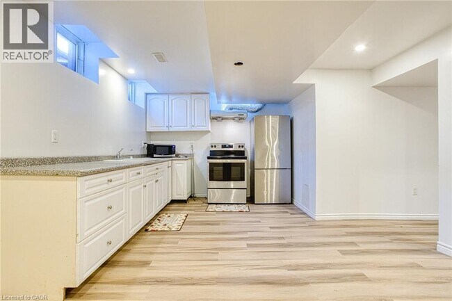 Photo du bâtiment - 72 Nanaimo Cres