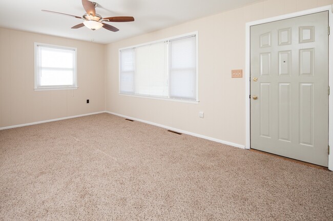 Building Photo - Ranch home near Christiana Hospital - COMI...