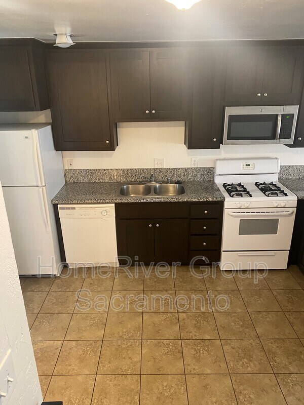 Foto del edificio - 1116 Evelyn Ln