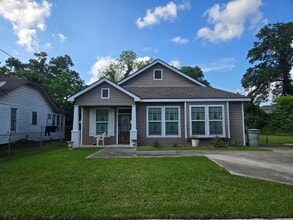 Building Photo - 1025 Porter St