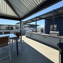 Building Photo - 8925 W Flamingo Rd