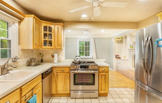 Building Photo - 34460 Beachpark Dr