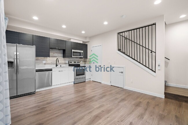 Building Photo - 2 Bed 2 Bath Single-family House Available for Rent!