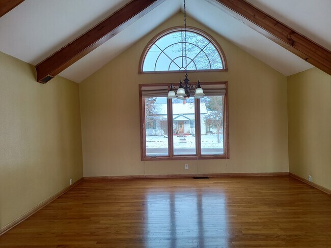 Foto del edificio - 2720 Ward Ave