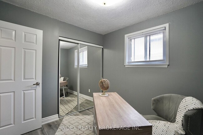 Building Photo - 6 Barkwood Crt