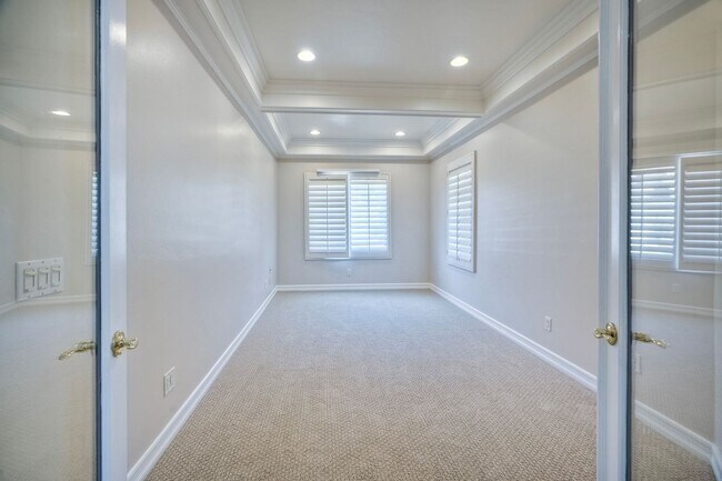 Building Photo - 4Bed/3Bath Carlsbad Home with Office  & Lo...