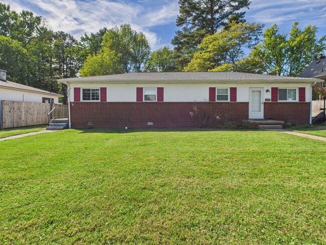 Building Photo - 6018 Club Rd