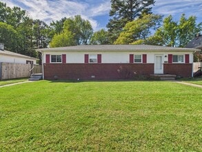 Building Photo - 6018 Club Rd