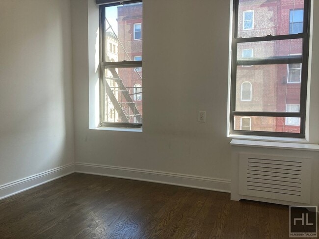 Building Photo - MOTT STREET