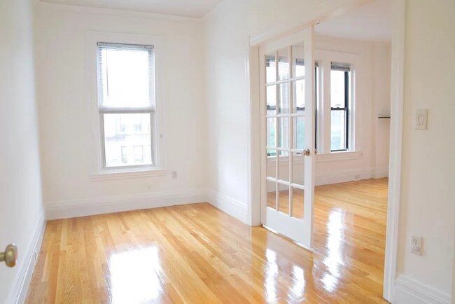 Foto del edificio - 271 Newbury St