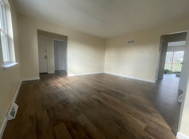 Foto del edificio - 403 SE Melody Ln