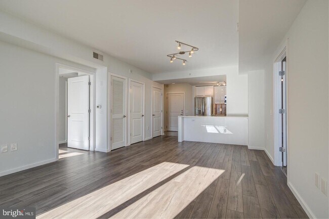 Foto del edificio - 1021 N Garfield St