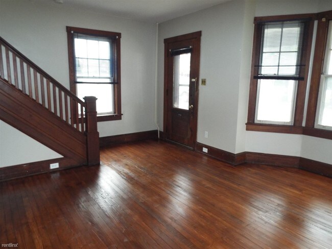 Building Photo - 2 br, 1 bath House - 406 S Market St