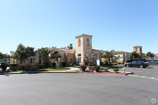 Foto del edificio - Westgate Courtyards