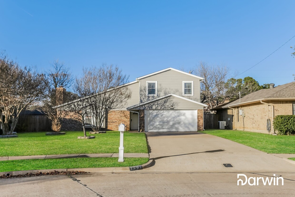 Primary Photo - 1901 Creek Wood Court, Irving, TX 75060