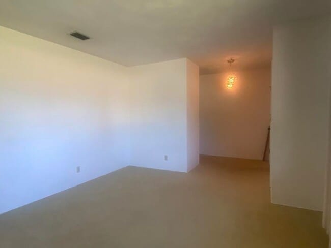 Building Photo - Spacious Ormond Beachside Home