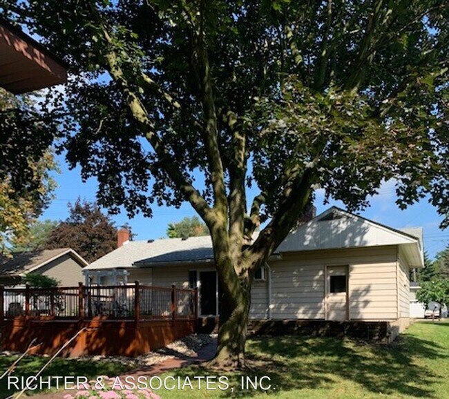 Building Photo - 3 br, 1 bath House - 420 E FRANK STREET