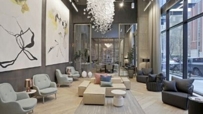 Foto del edificio - 833 N Clark St
