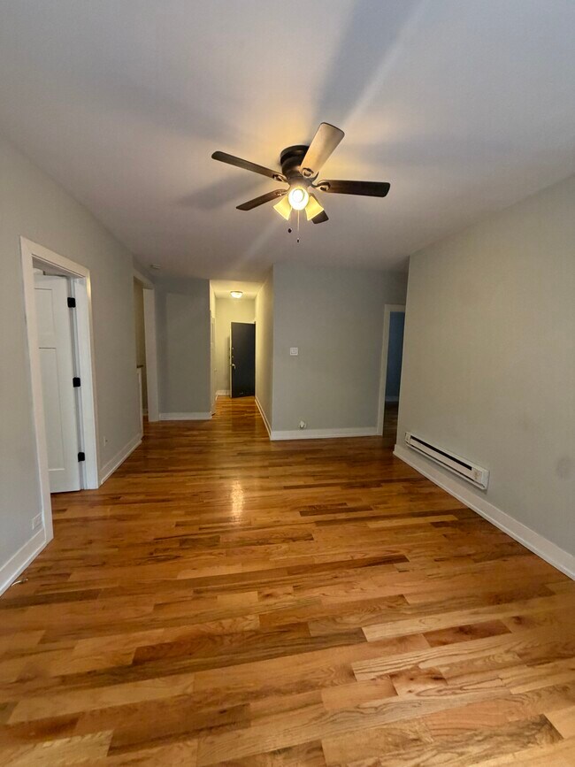 Building Photo - 3721 N Pine Grove Ave