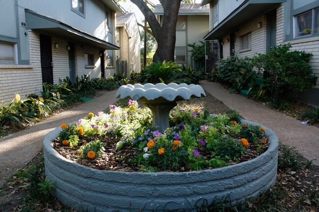 Courtyard - 57 Off Memorial