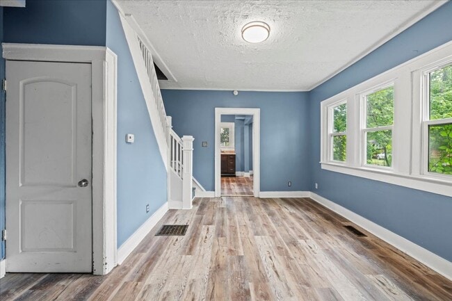 Building Photo - 408-408 N Parker Ave