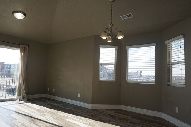 Foto del edificio - Pet Friendly Sandy 3 Bedroom Condo