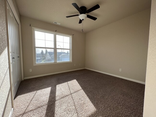 Building Photo - 9565 Red Sunset Ct