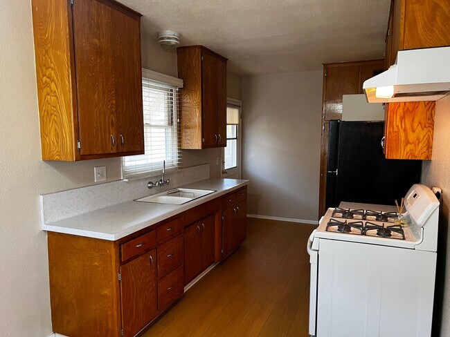 Foto del edificio - 1 Bedroom 1 Bath Duplex for Rent in Glendora