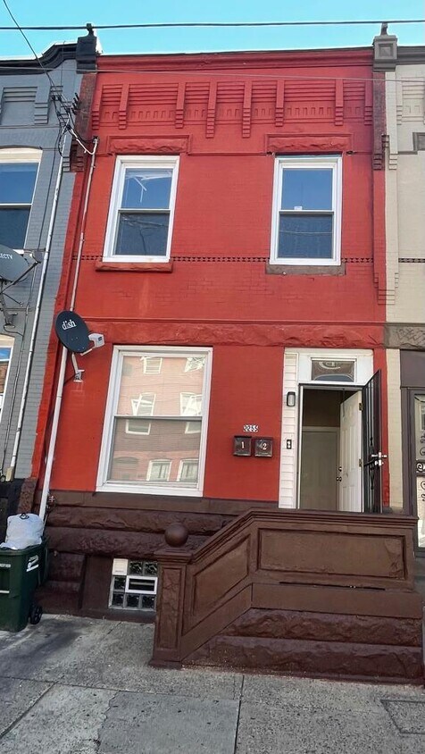 Primary Photo - 2255 N 18th St