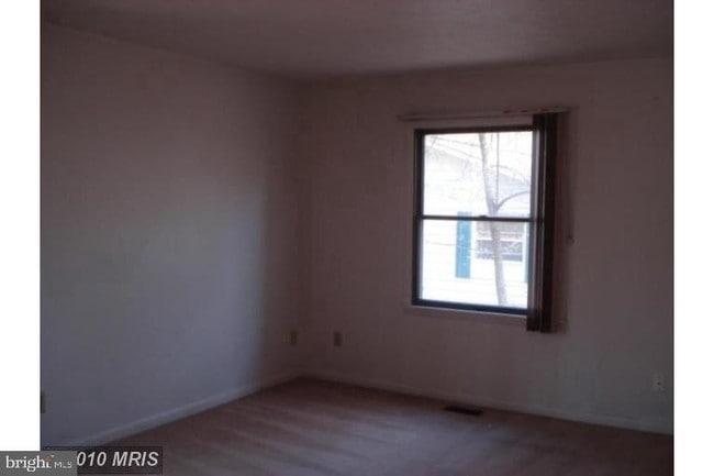 Building Photo - 105 Birdie Rd