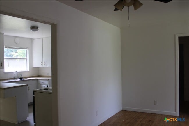 Building Photo - 1306 Connell Dr